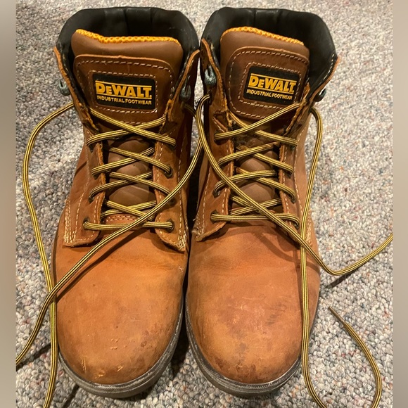 DeWalt non slip work boots - Picture 1 of 3